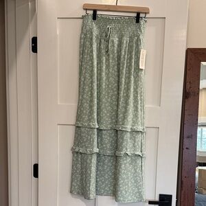 NWT Derek Heart Tiered Maxi Skirt in Sage Green.  Women’s Large.
